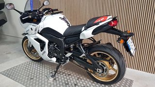 YAMAHA FZ8 S