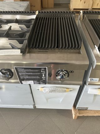 Cocina 4 fuegos con grill y horno