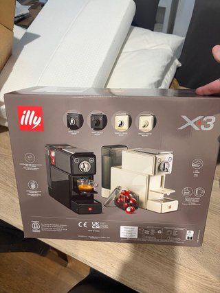 Cafetera Illy X3 con 60 cápsulas