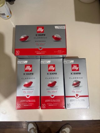 Cafetera Illy X3 con 60 cápsulas