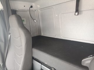 IVECO 160 E 32 2024