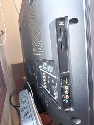 Televisor Sony Bravia modelo KDL-40U4000.
