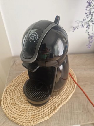 Cafetera Dolce Gusto Negra