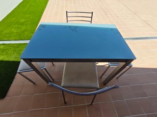 Mesa de cristal extensible azul