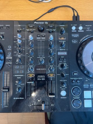 Pioneer DDJ-800 (Solo venta en persona)