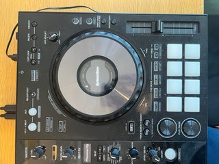 Pioneer DDJ-800 (Solo venta en persona)