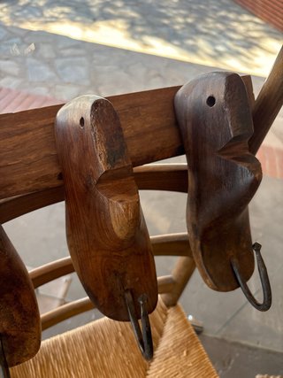 Perchero de ormas de zapatero
