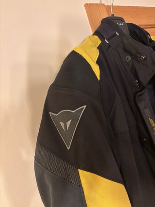 Chaqueta Dainese Talla 52 Negra y Amarilla