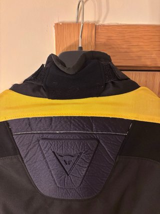Chaqueta Dainese Talla 52 Negra y Amarilla