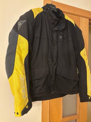 Chaqueta Dainese Talla 52 Negra y Amarilla