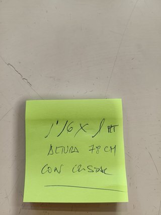 Mesa de comedor de madera