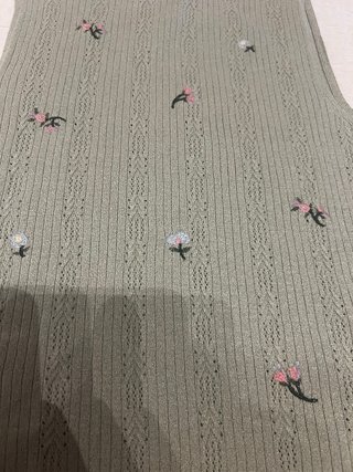 Top Zara flores bordadas verde menta