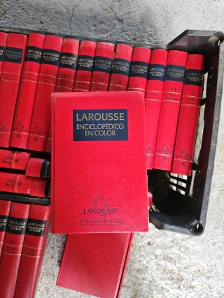Enciclopedia Larouse a color