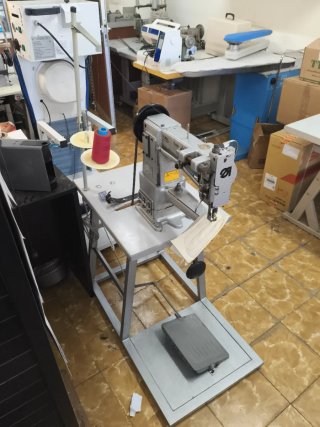 Máquina de coser industrial Dürkopp ADI