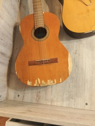2 Guitarras para restaurar