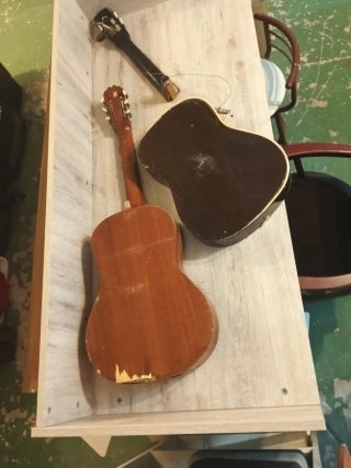 2 Guitarras para restaurar
