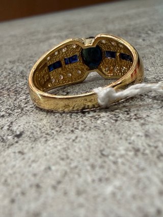Anillo zafiro y brillantes oro