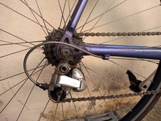 Bicicleta de carretera con accesorios incluidos