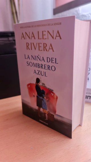 La niña del sombrero azul (Campaña edición limi...