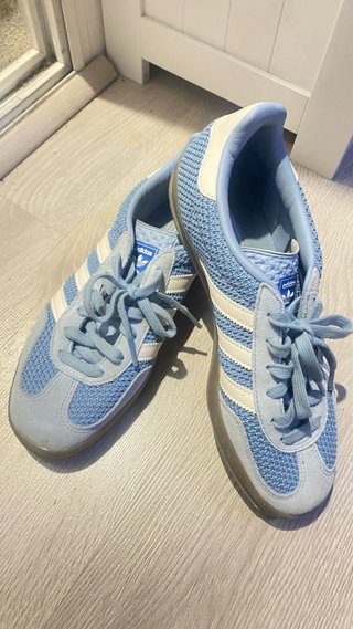 Zapatillas Adidas Azul y Blanco