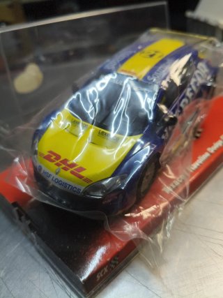 Scalextric Renault Megane Trophy 21 DHL