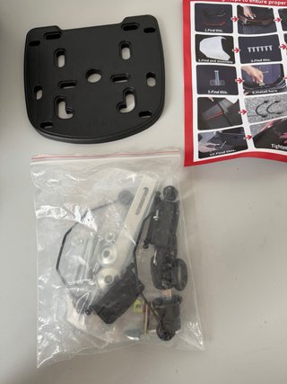 Baúl Moto 35L Universal con Llave