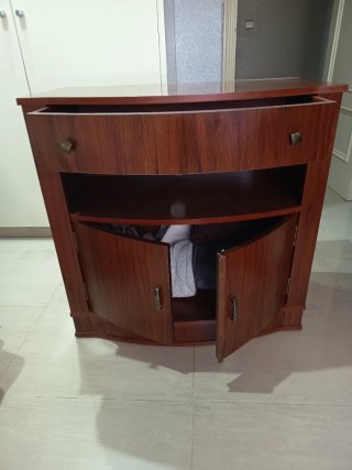 Mesa auxiliar TV madera