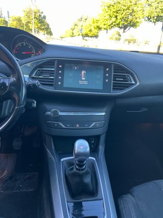 Peugeot 308 2016