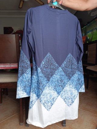 Vestido azul manga larga estampado