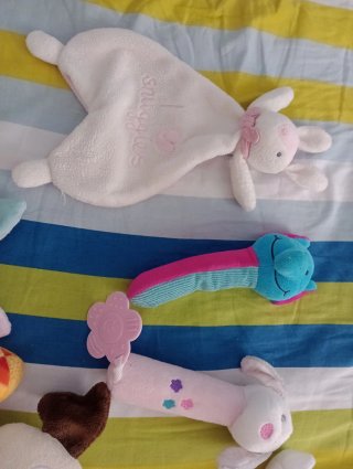 LOTE DE JUGUETES ESTIMULANTES BEBE, PELUCHES...