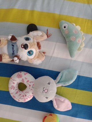 LOTE DE JUGUETES ESTIMULANTES BEBE, PELUCHES...
