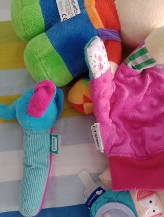 LOTE DE JUGUETES ESTIMULANTES BEBE, PELUCHES...
