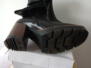 Botas negras de tacón