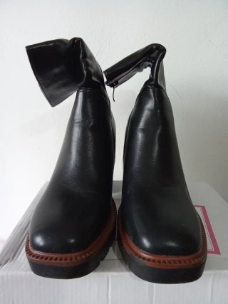 Botas negras de tacón
