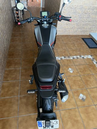 Benelli Leoncino 125 Negra/Gris