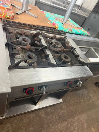Cocina industrial 4 fuegos