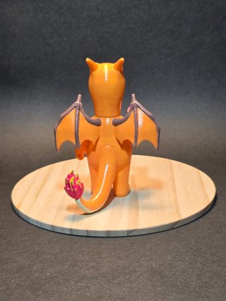 Figura Homer Charizard