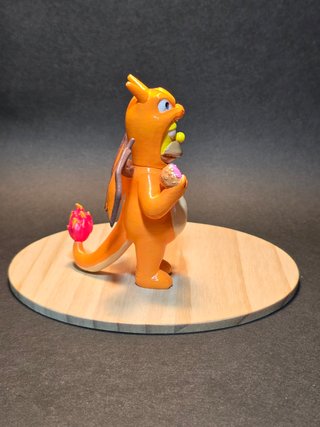 Figura Homer Charizard