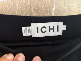 Conjunto Jersey H&M y Falda Plisada y cinto.