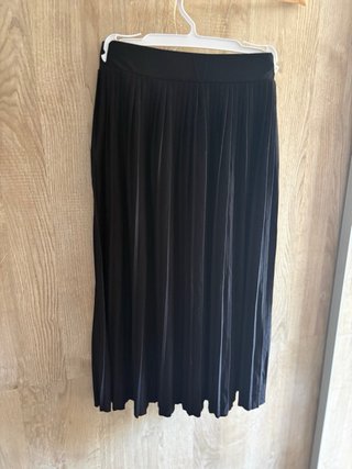 Conjunto Jersey H&M y Falda Plisada y cinto.