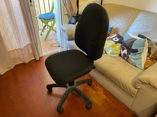 Silla de oficina negra