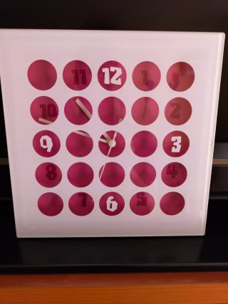 Reloj de pared moderno