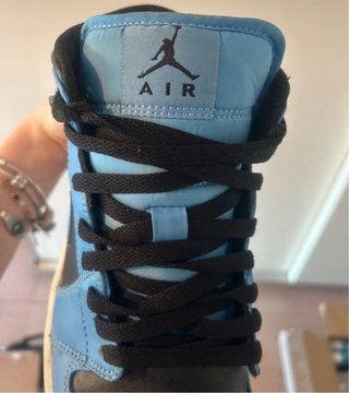 Jordan 1 Mid Azzurre