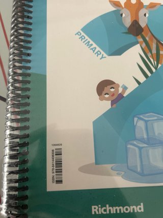 Pack de libros de segundo de primaria bilingües.