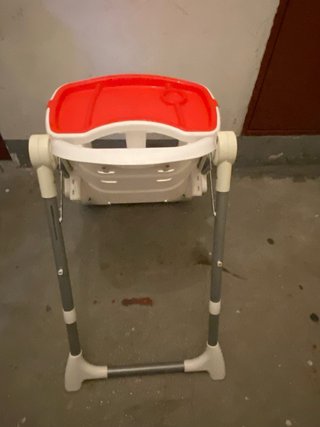 Trona infantil blanca y roja