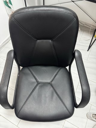 Silla de oficina negra