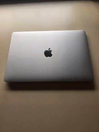 MacBook Air M1 8GB Plata