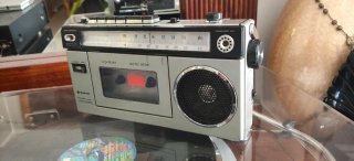 Radio Cassette Sanyo M1700F FM/AM