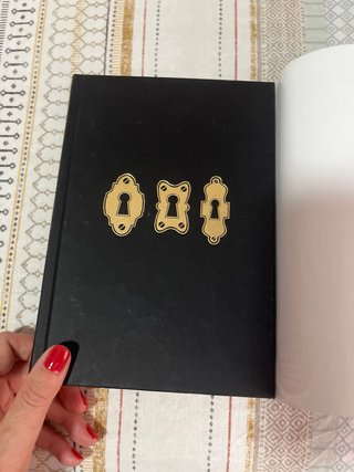 La puerta de los tres cerrojos