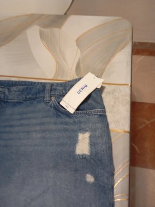 Pantalón corto vaquero sin estrenar T.54